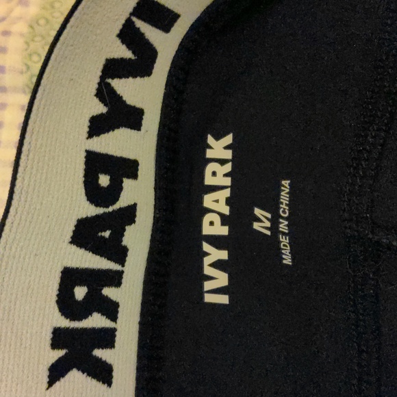 Ivy Park Cropped Compression Shorts - Picture 5 of 7